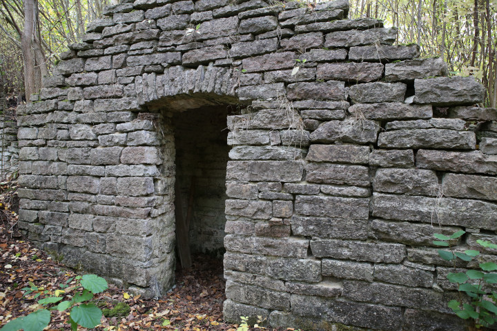 Food cellar on the hillside by the limestone staircase (2017).