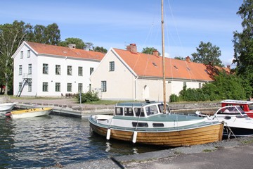 Sten födde Borghamn, guidning i Borghamns äldsta delen. Foto: Bernd Beckmann