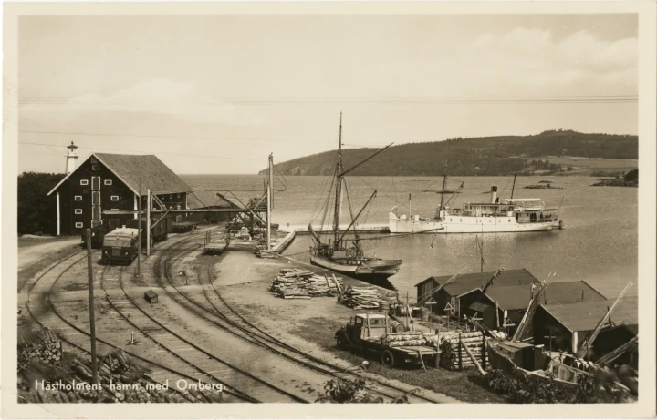 A greeting from Omberg: Hästholmen harbour, from the Swedish Railway Museum's collection