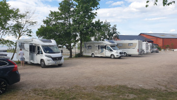 Borghamn Strand: Campsites at Borghamn's harbour
